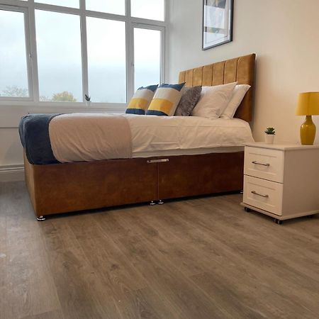 1 Bedroom Apartment - Flitwick - Contractor Friendly - Tourist Ready - Full Kitchen - Wifi - Smart Tv - Sofa Bed - Free Parking - Ideal For Short Or Long Stays Flitwick (Bedfordshire) Exterior foto