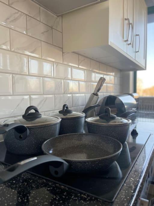 1 Bedroom Apartment - Flitwick - Contractor Friendly - Tourist Ready - Full Kitchen - Wifi - Smart Tv - Sofa Bed - Free Parking - Ideal For Short Or Long Stays Flitwick (Bedfordshire) Exterior foto
