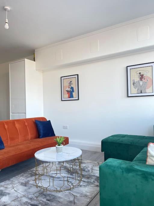 1 Bedroom Apartment - Flitwick - Contractor Friendly - Tourist Ready - Full Kitchen - Wifi - Smart Tv - Sofa Bed - Free Parking - Ideal For Short Or Long Stays Flitwick (Bedfordshire) Exterior foto